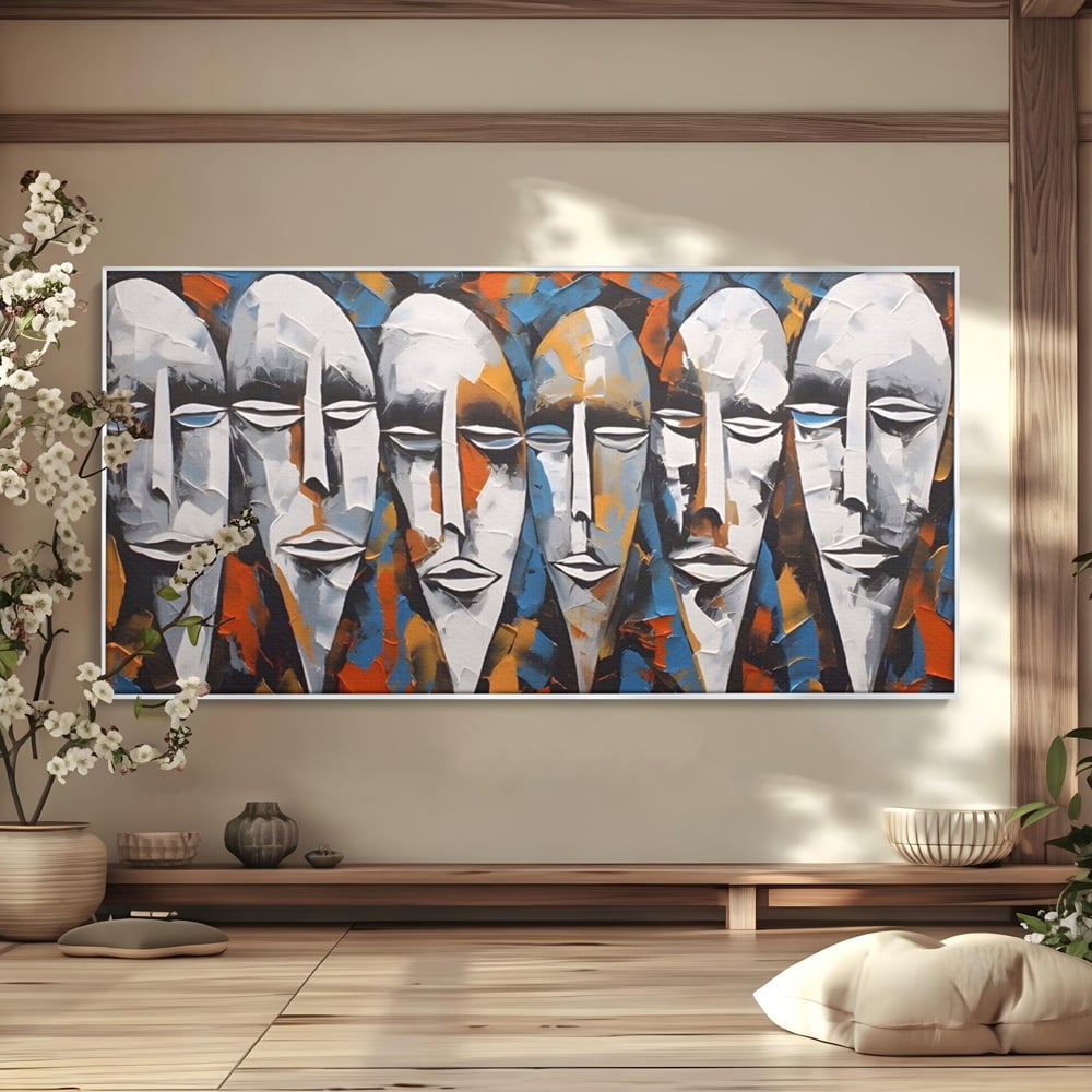 Tablou canvas cu tablou abstract cu masti tribale albe, in rama de aluminiu argintiu